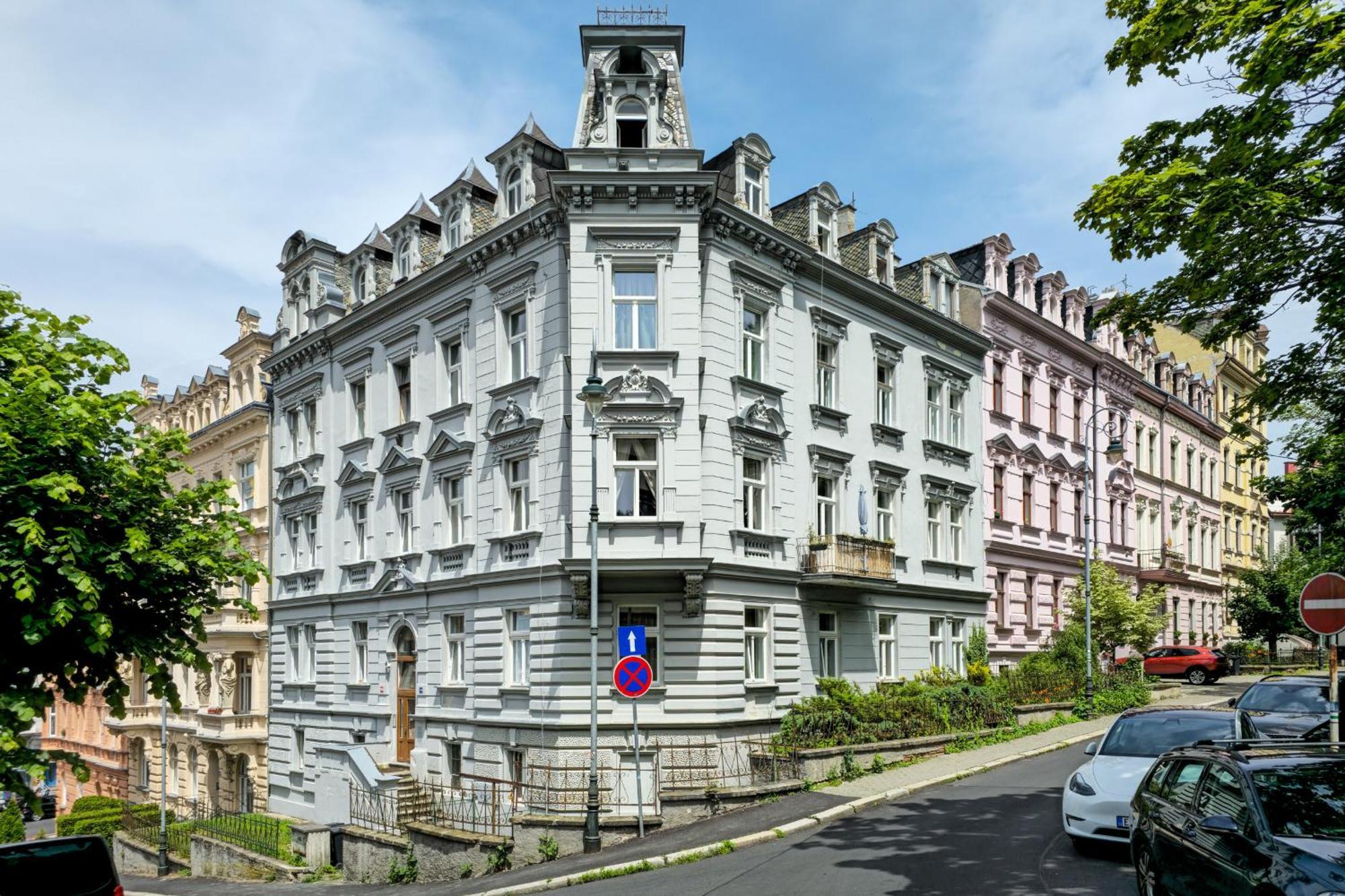 Design Apartment In The Heart Of Karlovy Vary Extérieur photo
